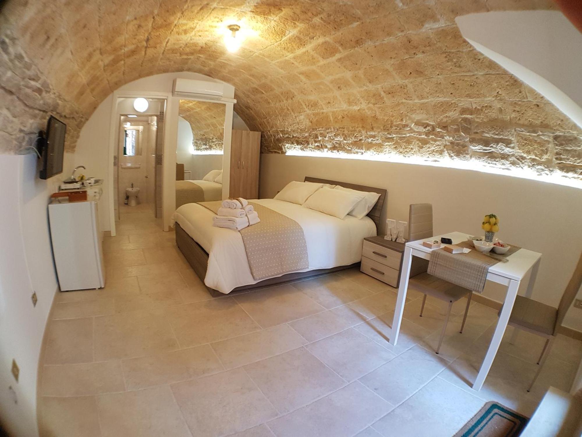 B&B Montebello Трані Екстер'єр фото